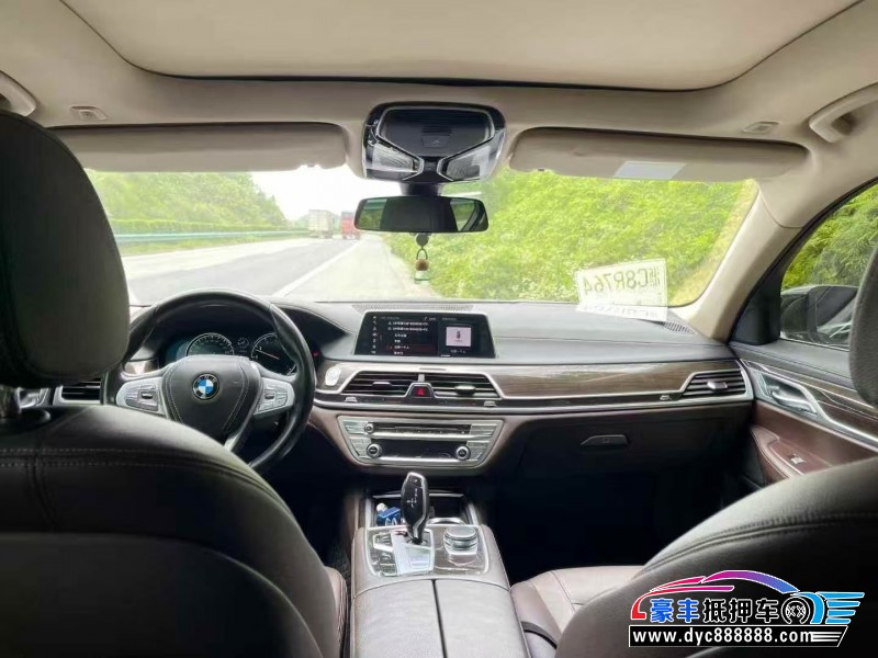 18年宝马7系轿车抵押车出售