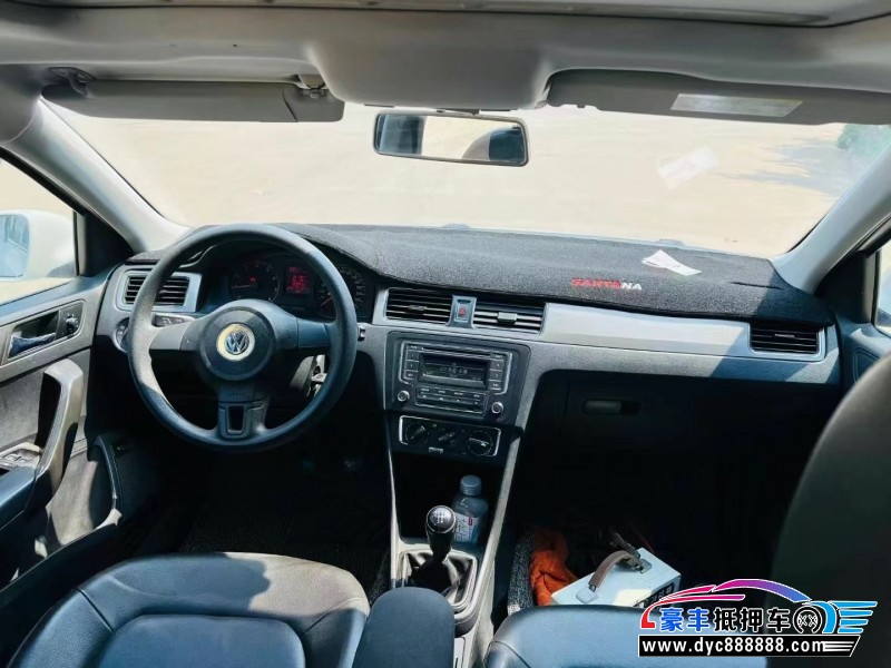 15年大众桑塔纳轿车抵押车出售