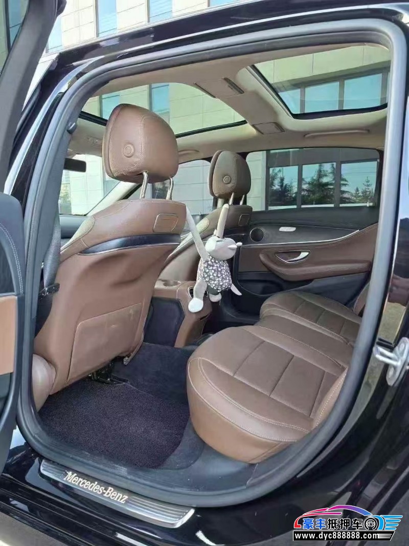 17年奔驰E轿车抵押车出售