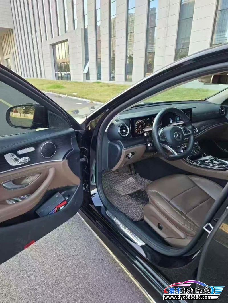 17年奔驰E轿车抵押车出售