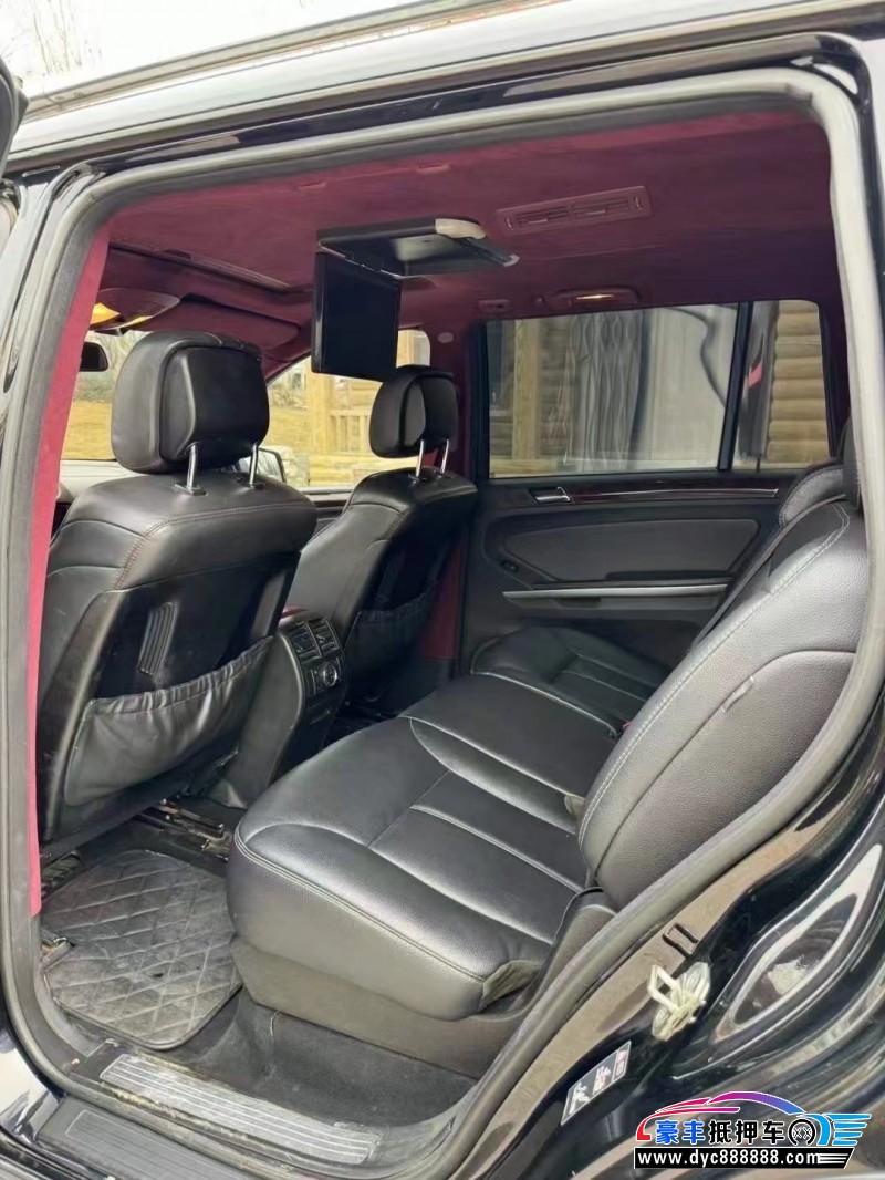 12年奔驰GL轿车抵押车出售