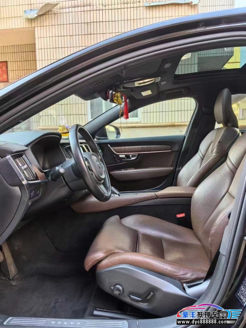 22年沃尔沃S90轿车抵押车出售