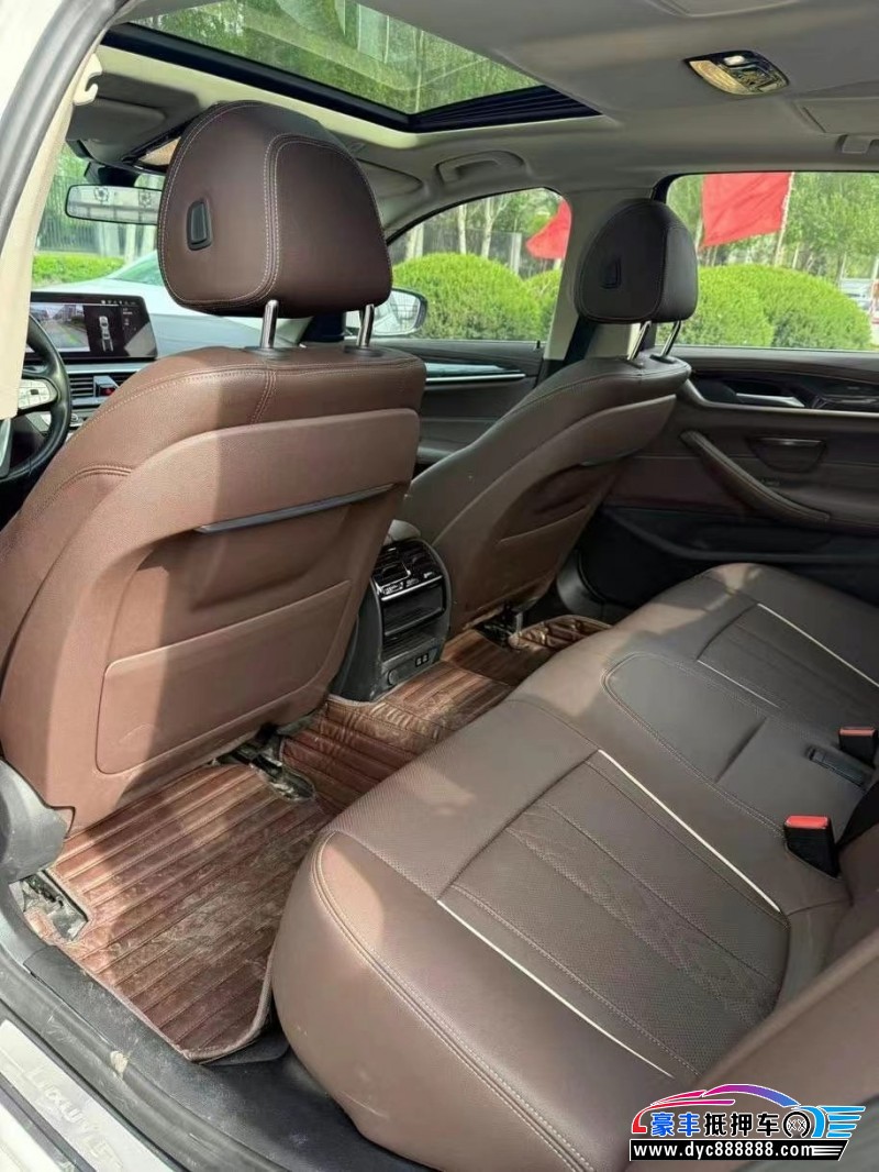 21年宝马5系轿车抵押车出售