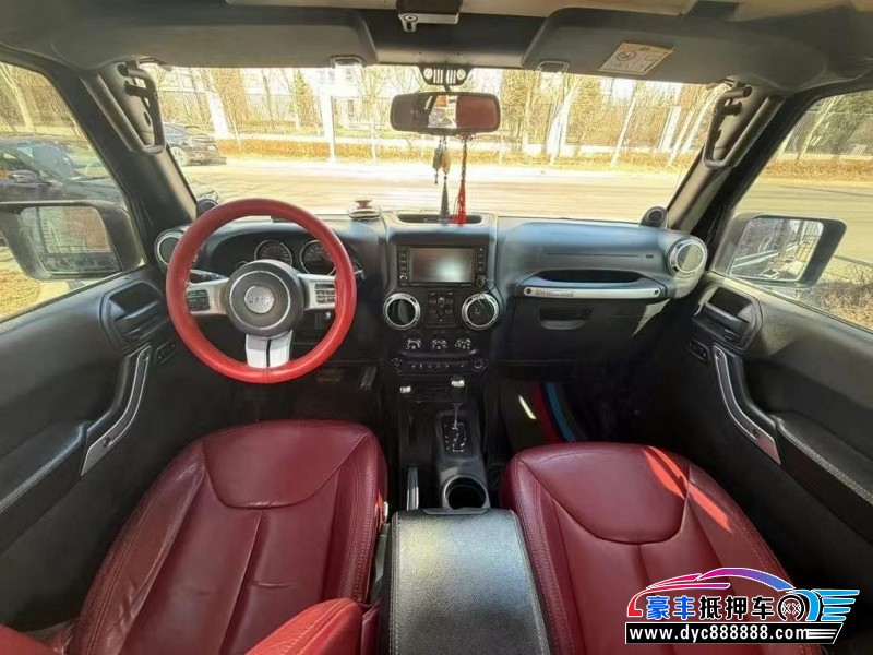 13年Jeep牧马人轿车抵押车出售