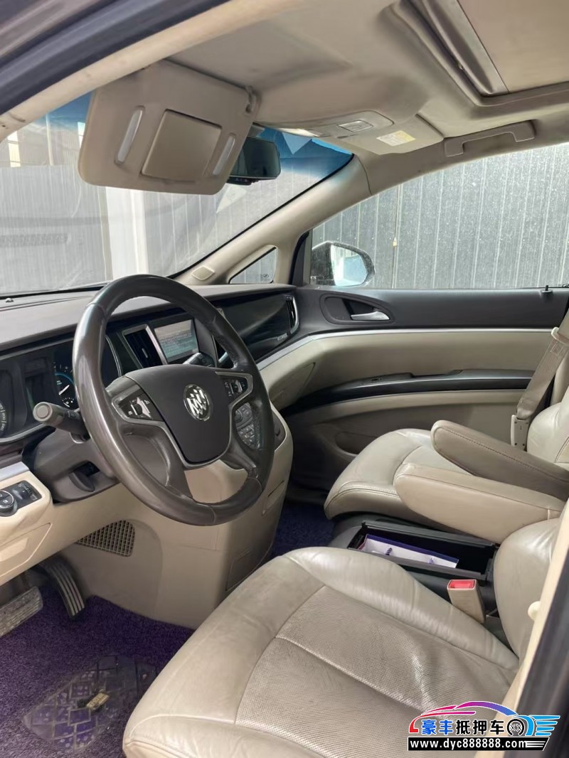 11年别克GL8轿车抵押车出售