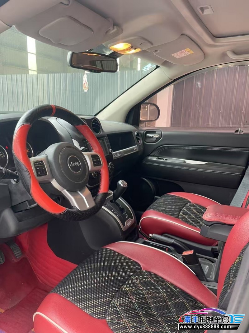 15年Jeep指南者轿车抵押车出售