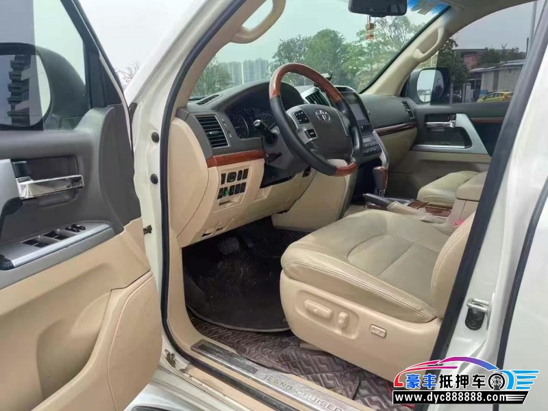 16年丰田兰德酷路泽（陆巡）轿车抵押车出售
