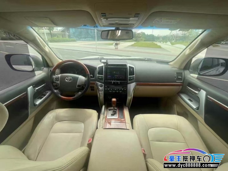 16年丰田兰德酷路泽（陆巡）轿车抵押车出售