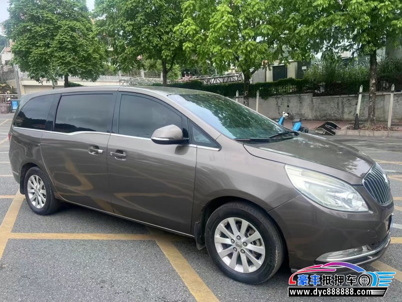 11年别克GL8轿车抵押车出售