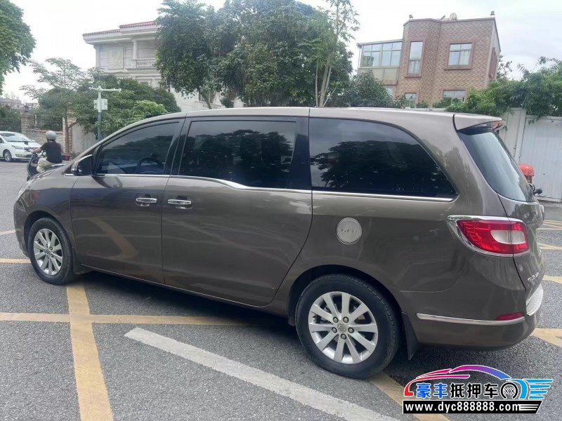 11年别克GL8轿车抵押车出售