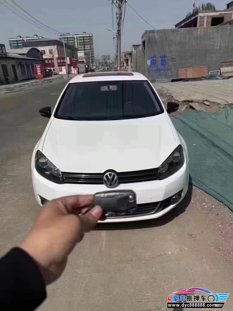 13年大众高尔夫轿车抵押车出售