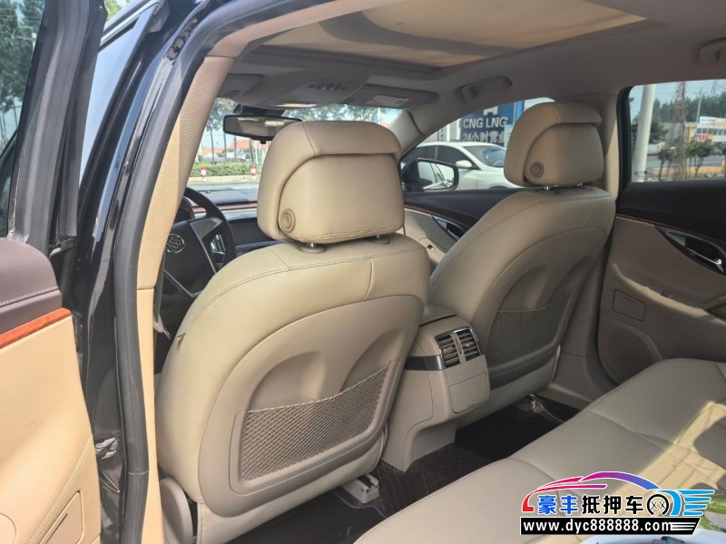 13年别克君越轿车抵押车出售