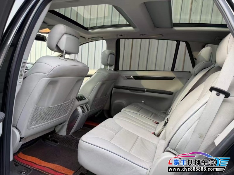 17年奔驰R轿车抵押车出售