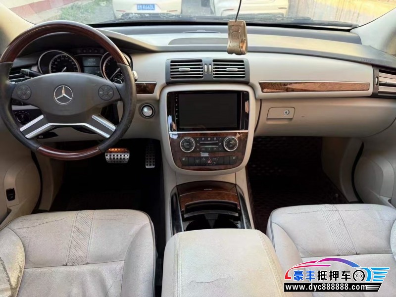 11年奔驰R轿车抵押车出售