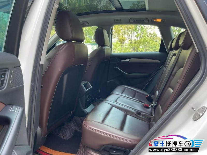 15年奥迪Q5轿车抵押车出售