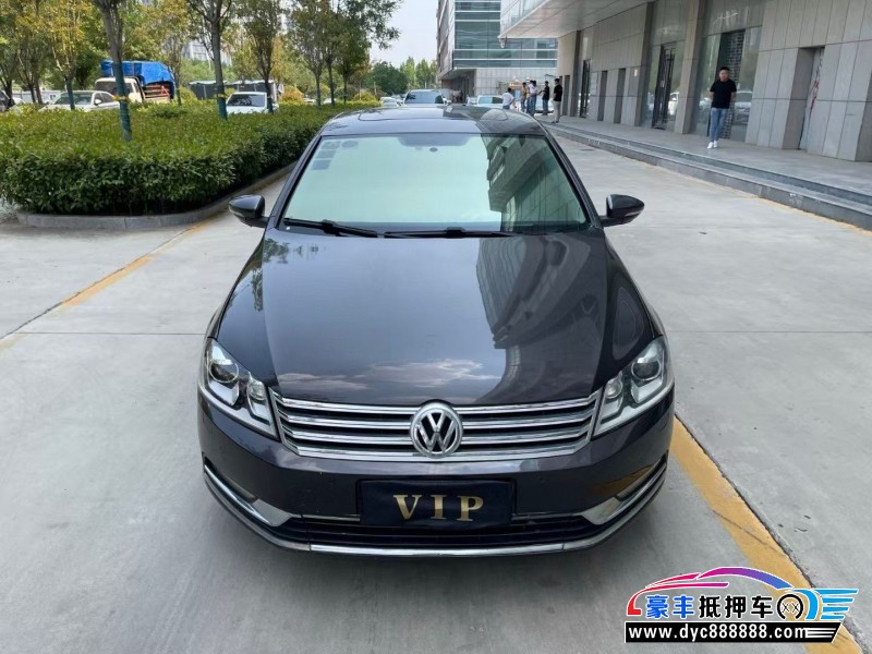 13年大众迈腾轿车抵押车出售