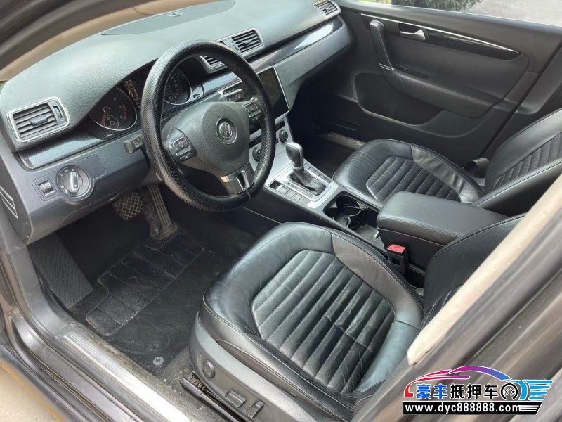 13年大众迈腾轿车抵押车出售