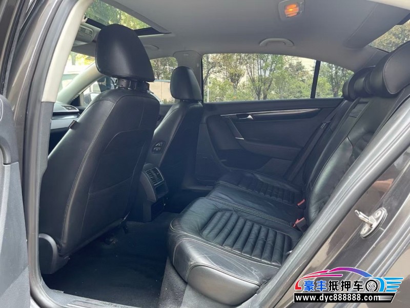 13年大众迈腾轿车抵押车出售