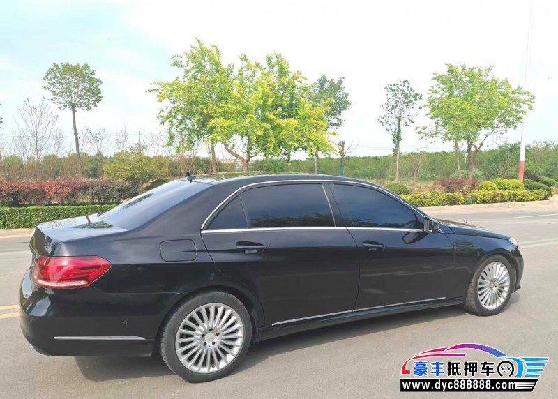 13年奔驰E轿车抵押车出售