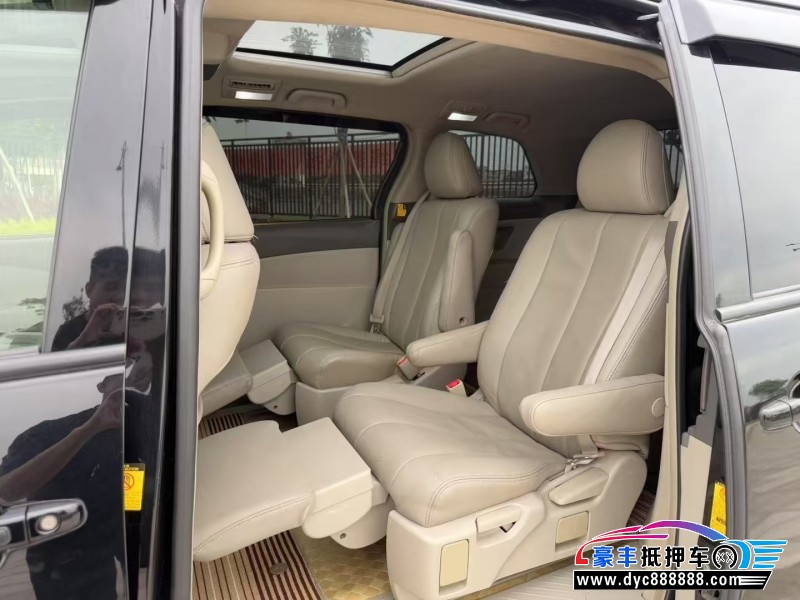 10年丰田普瑞维亚轿车抵押车出售