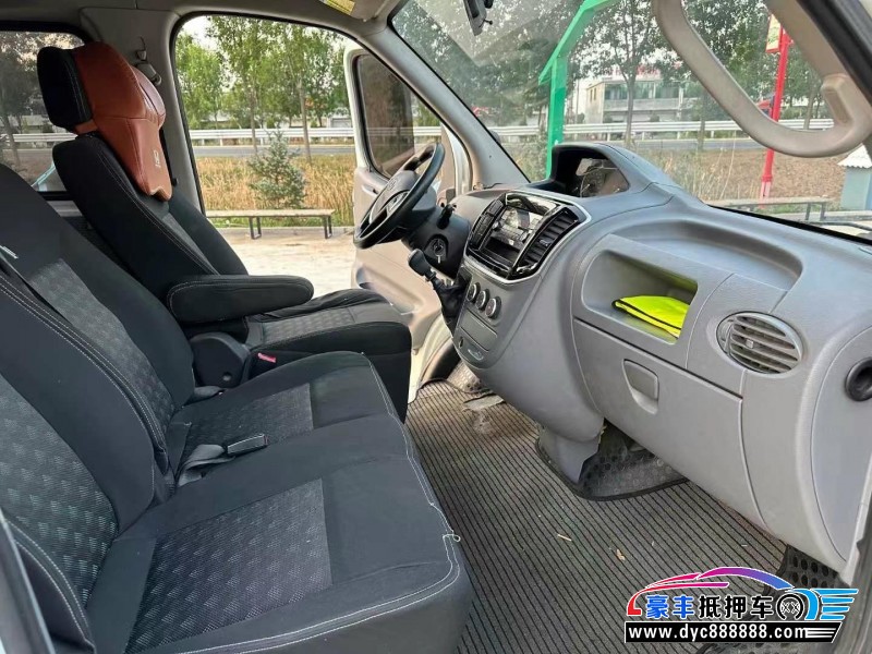 21年上汽大通V80轿车抵押车出售