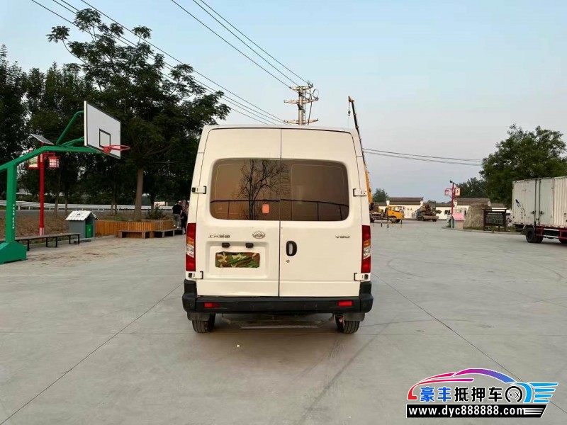 21年上汽大通V80轿车抵押车出售