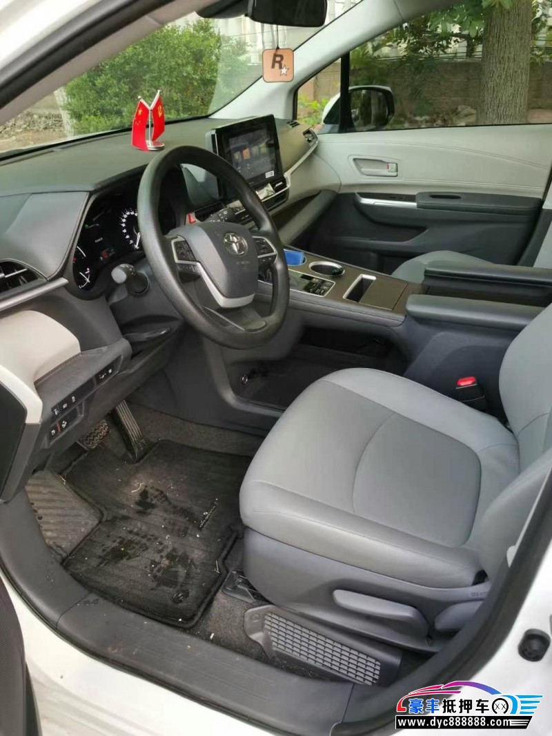 24年丰田格瑞维亚轿车抵押车出售