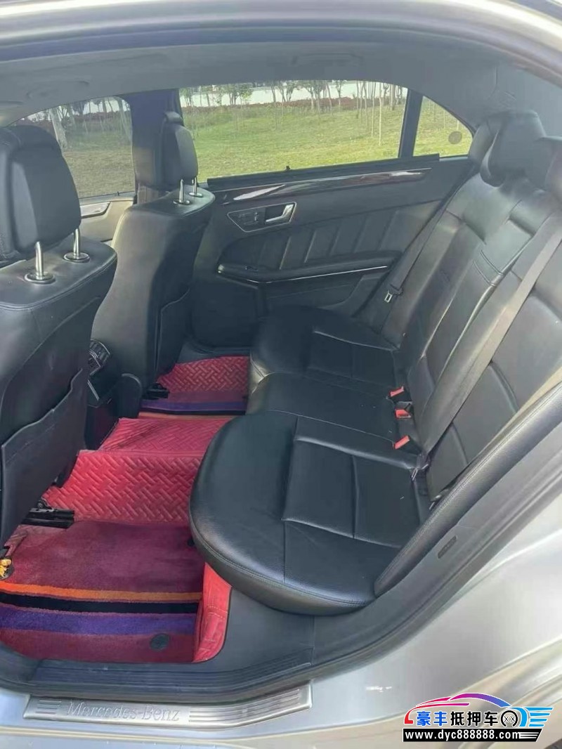 13年奔驰E轿车抵押车出售