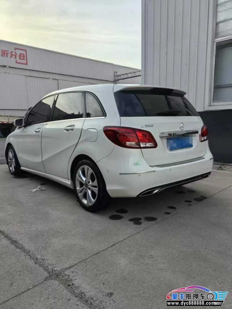 18年奔驰B轿车抵押车出售