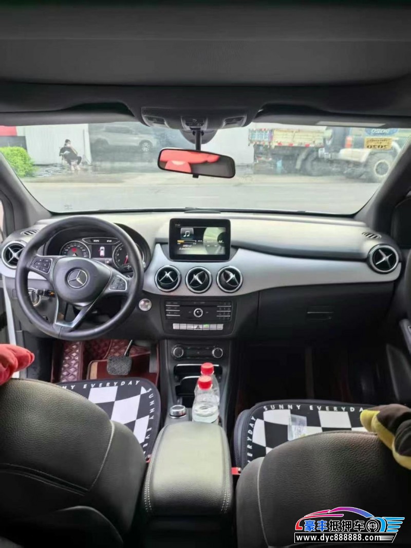 18年奔驰B轿车抵押车出售