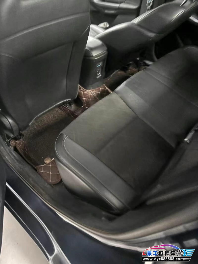 20年福特福睿斯轿车抵押车出售