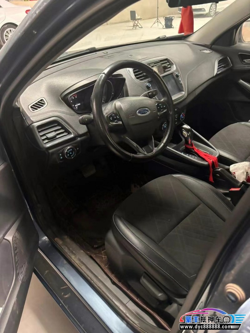 20年福特福睿斯轿车抵押车出售