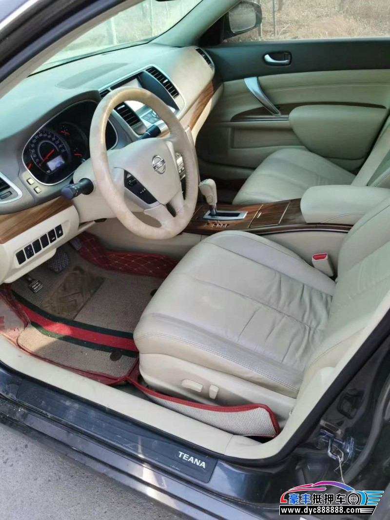 12年日产天籁轿车抵押车出售