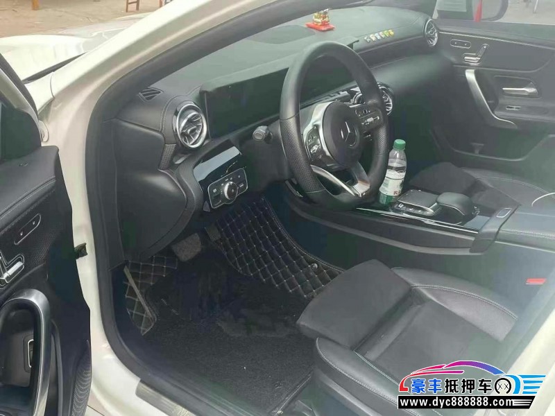 20年奔驰A轿车抵押车出售