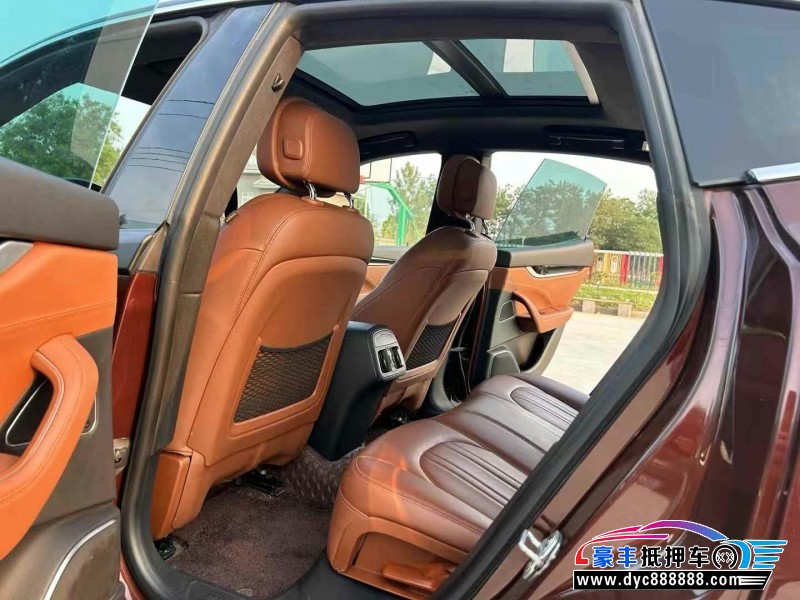 17年玛莎拉蒂莱万特轿车抵押车出售