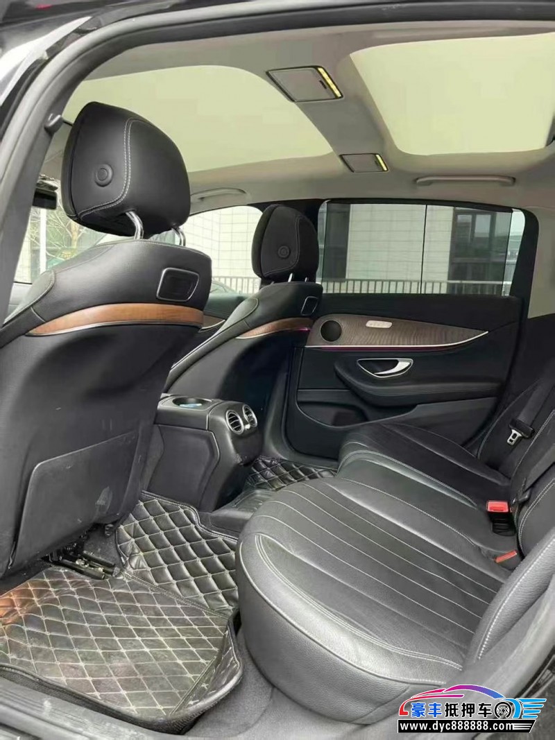 17年奔驰E轿车抵押车出售