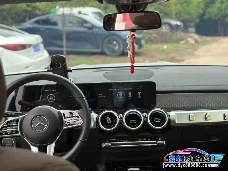 22年奔驰GLB轿车抵押车出售