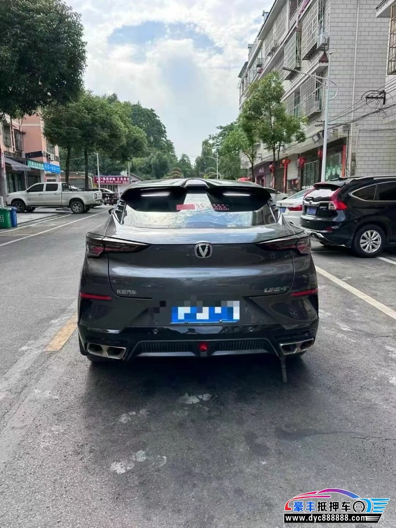 23年长安长安UNI轿车抵押车出售