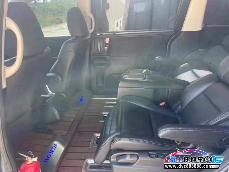 16年本田艾力绅轿车抵押车出售