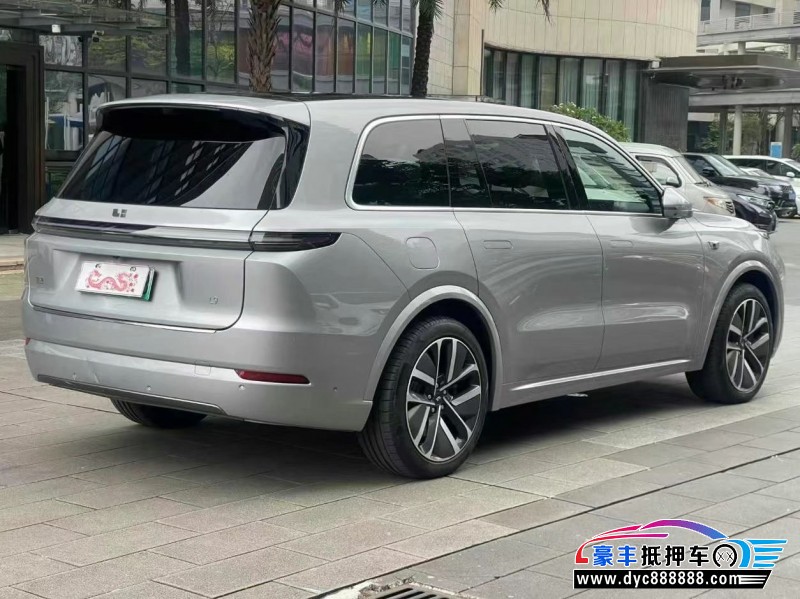 23年理想L9轿车抵押车出售