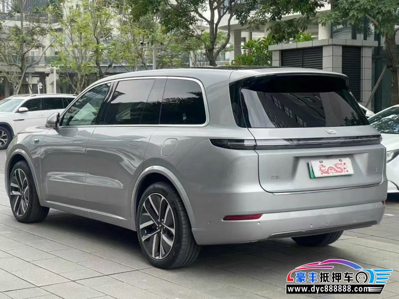 23年理想L9轿车抵押车出售