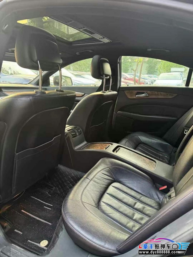 15年奔驰CLS轿车抵押车出售