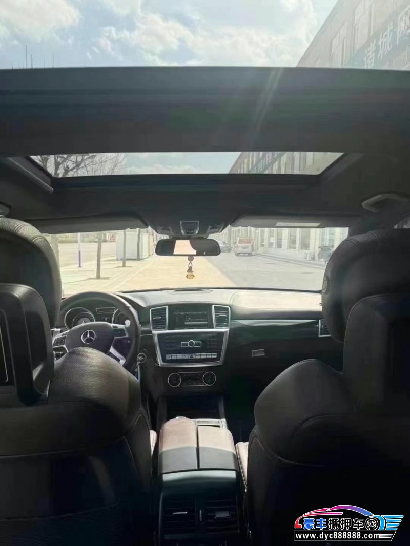 16年奔驰GL轿车抵押车出售