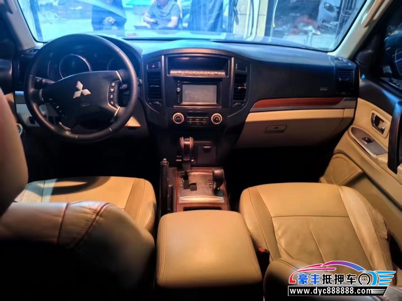 10年三菱帕杰罗(进口)轿车抵押车出售