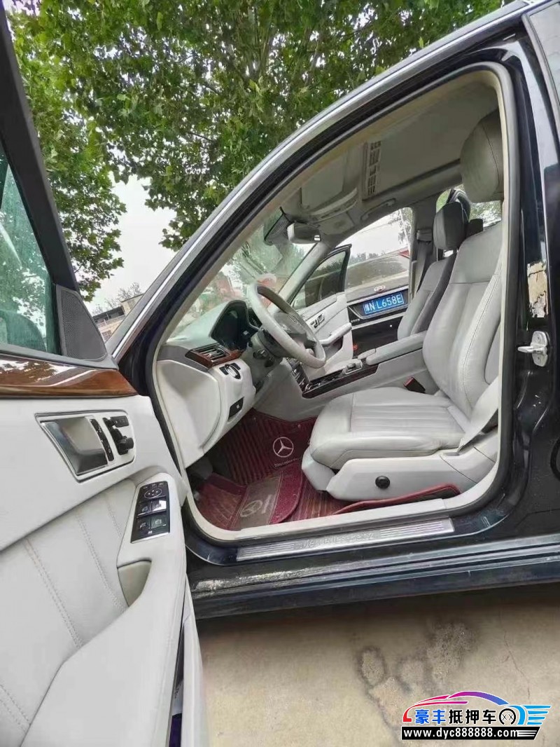 12年奔驰E轿车抵押车出售