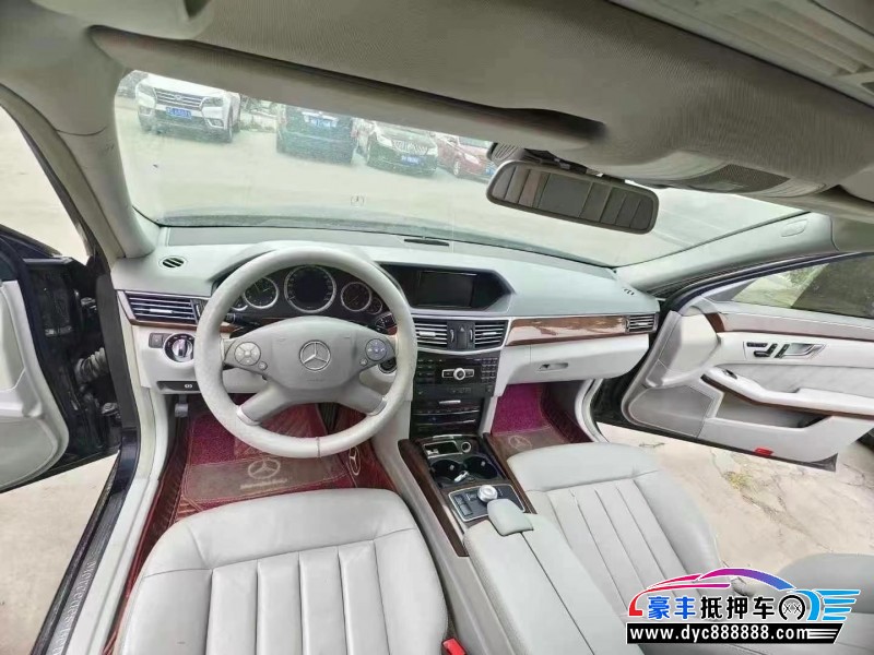 12年奔驰E轿车抵押车出售