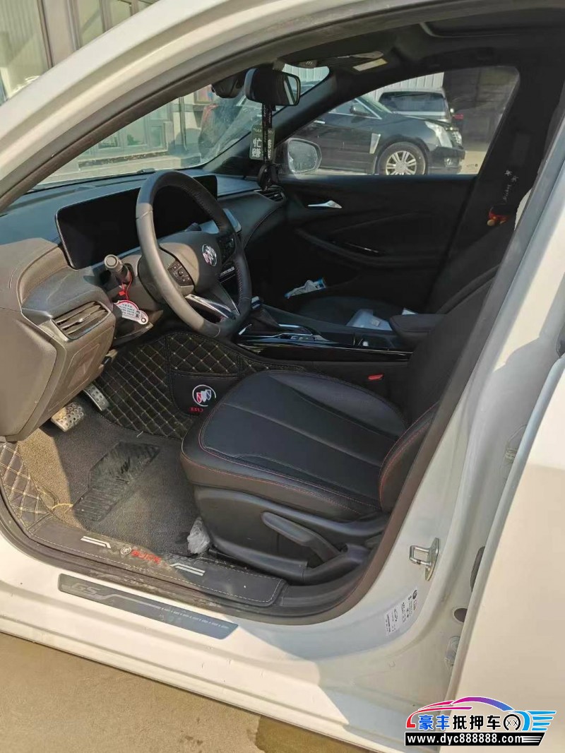 22年别克威朗轿车抵押车出售