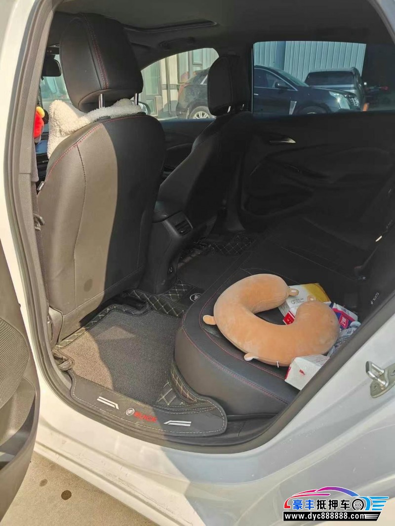 22年别克威朗轿车抵押车出售