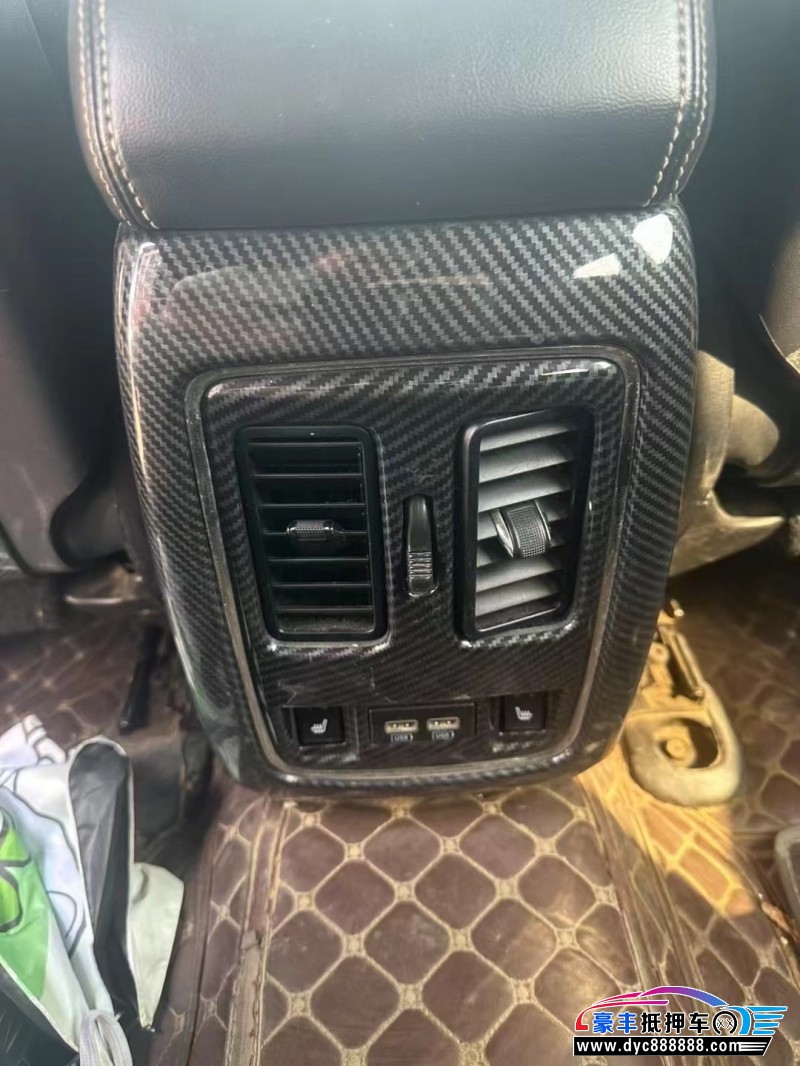 16年Jeep大切诺基轿车抵押车出售