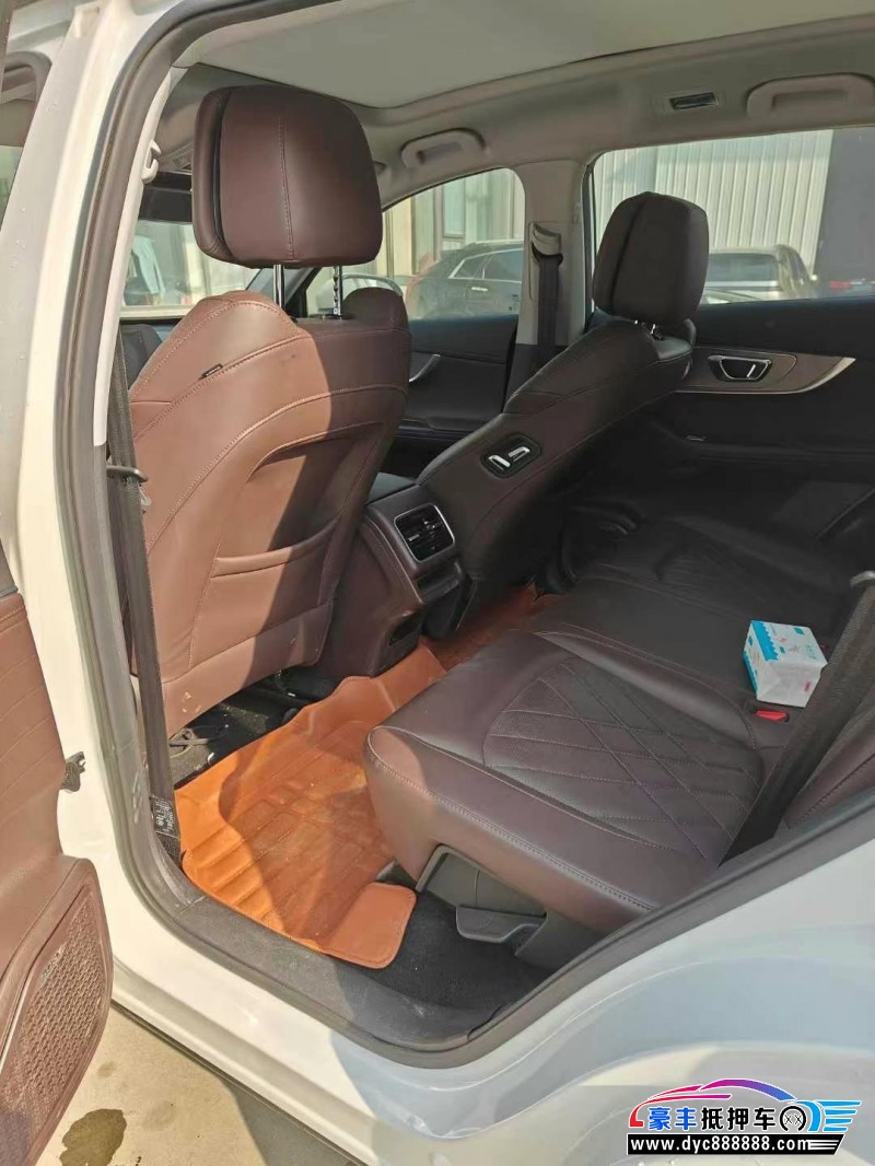 22年奇瑞瑞虎8轿车抵押车出售